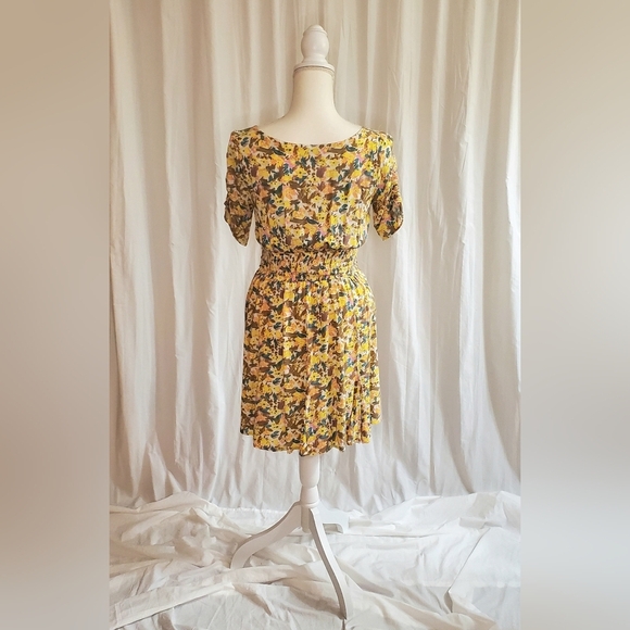 Free People Womans Size 0 Fit & Flare Short Floral Dress Yellow w/Rutched Sleeve - Picture 6 of 13